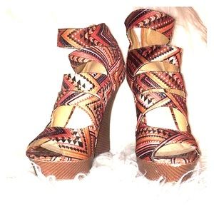 Shoe Dazzle Tribal Print Platforms
